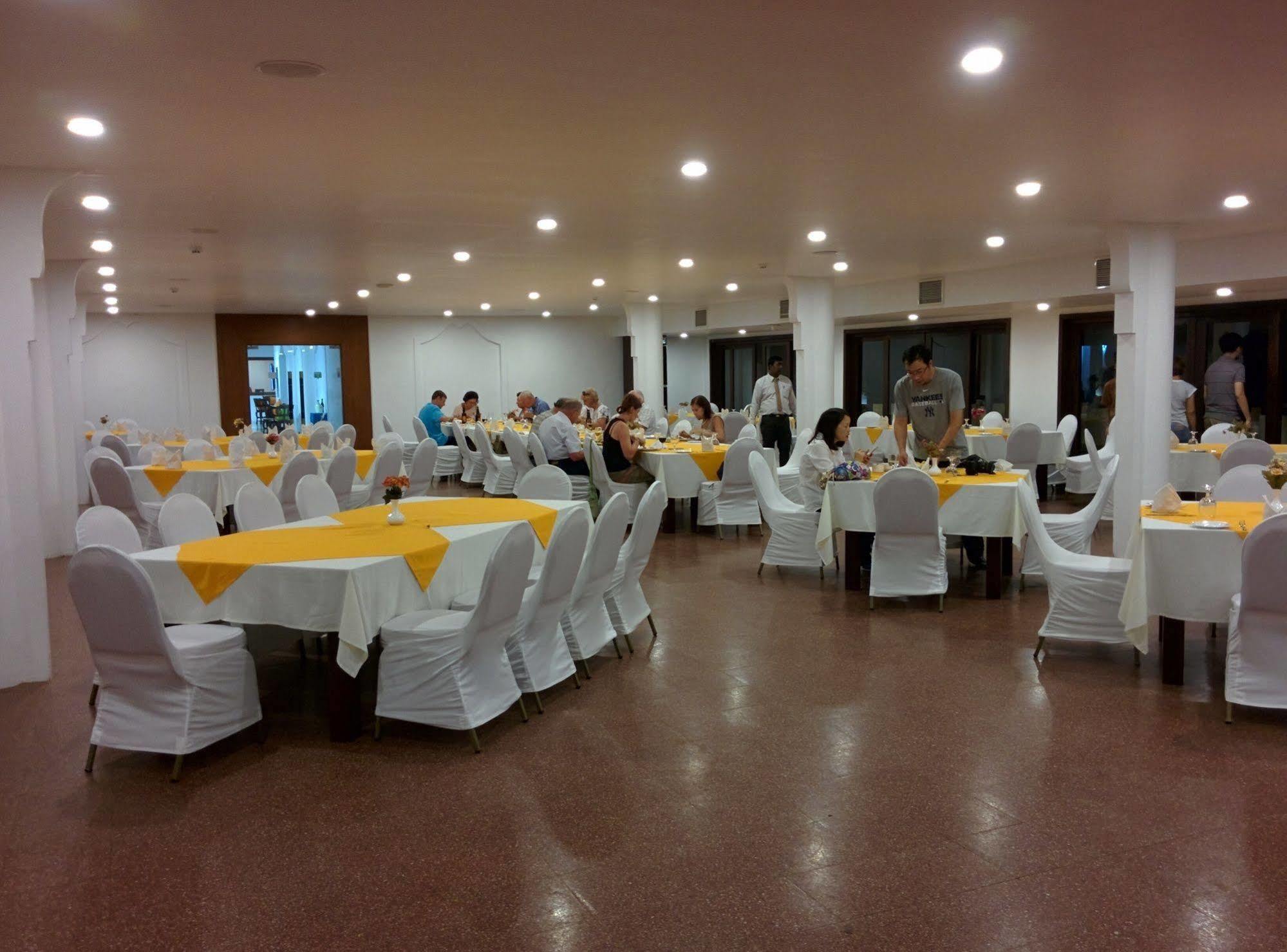Rajarata Hotel 4*